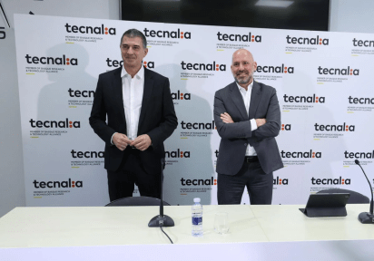 Jesús Valero, director general del centro, y Alex Belaustegui, presidente de Tecnalia.