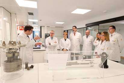 El laboratorio de Hidrógeno ha sido inaugurado por el lehendakari Iñigo Urkullu, la diputada de Gipuzkoa, Eider Mendoza, el alcalde de Donostia, Eneko Goia, el presidente de Tecnalia, Alex Belaustegui, y el director general de Tecnalia, Jesús Valero.