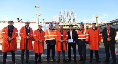 Asistentes a la conmemoración de la llegada del buque metanero número 1.000 a Bahía de Bizkaia Gas. eE