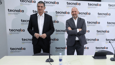 Jesús Valero, director general del centro, y Alex Belaustegui, presidente de Tecnalia.